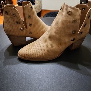 YOKI WOMENS BOOTIES SIZE 8~GREAT CONDITION~